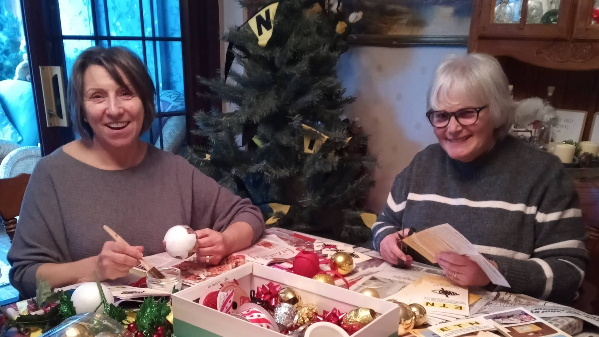 VTN Volunteers Christmas Tree Decoration Making